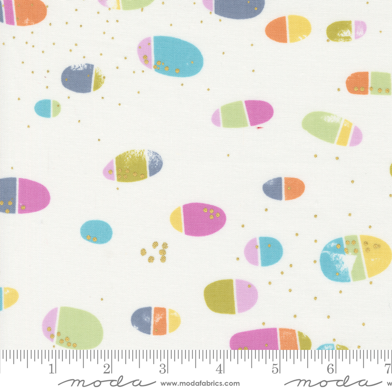 Flirtation Playful Lace | Zen Chic | Moda Fabrics | 1834 19M | Sold in 1/2 Yd