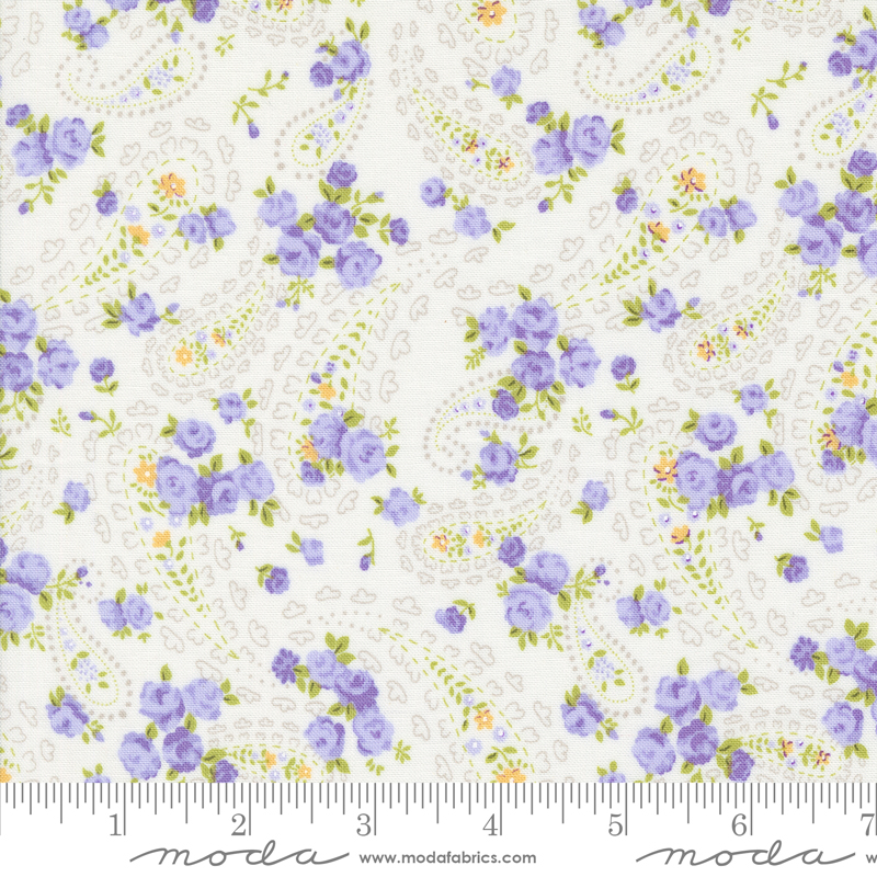 Georgia Paisley Off White | Brenda Riddle of Acorn Quilts | Moda Fabrics | 18773 11 | Sold in 1/2 Yd