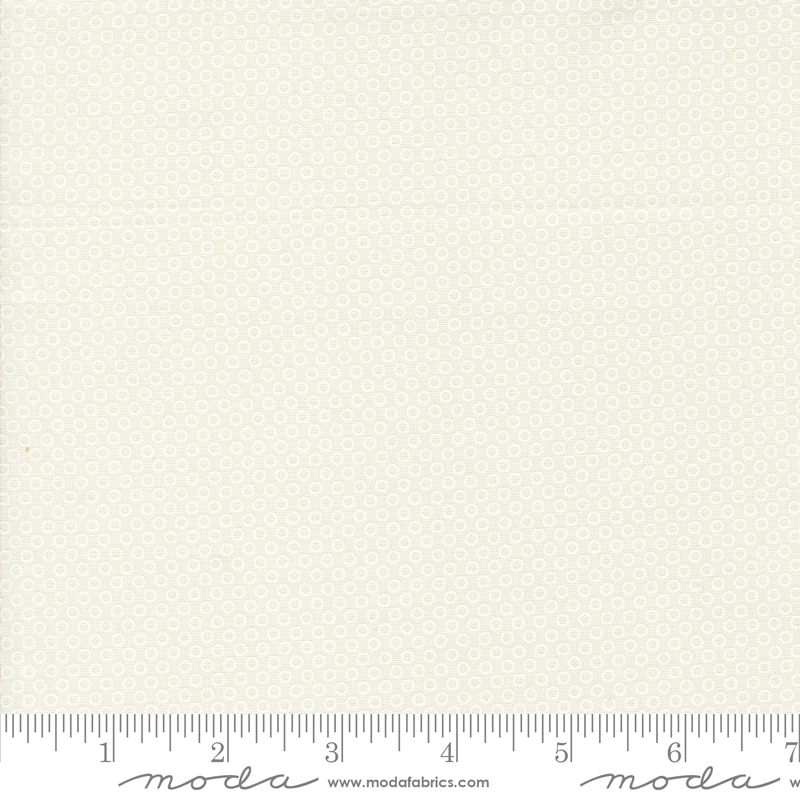 Kitty Christmas Polka Dots Snow White | Urban Chiks | Moda Fabrics | 31204 21 | Sold in 1/2 Yd