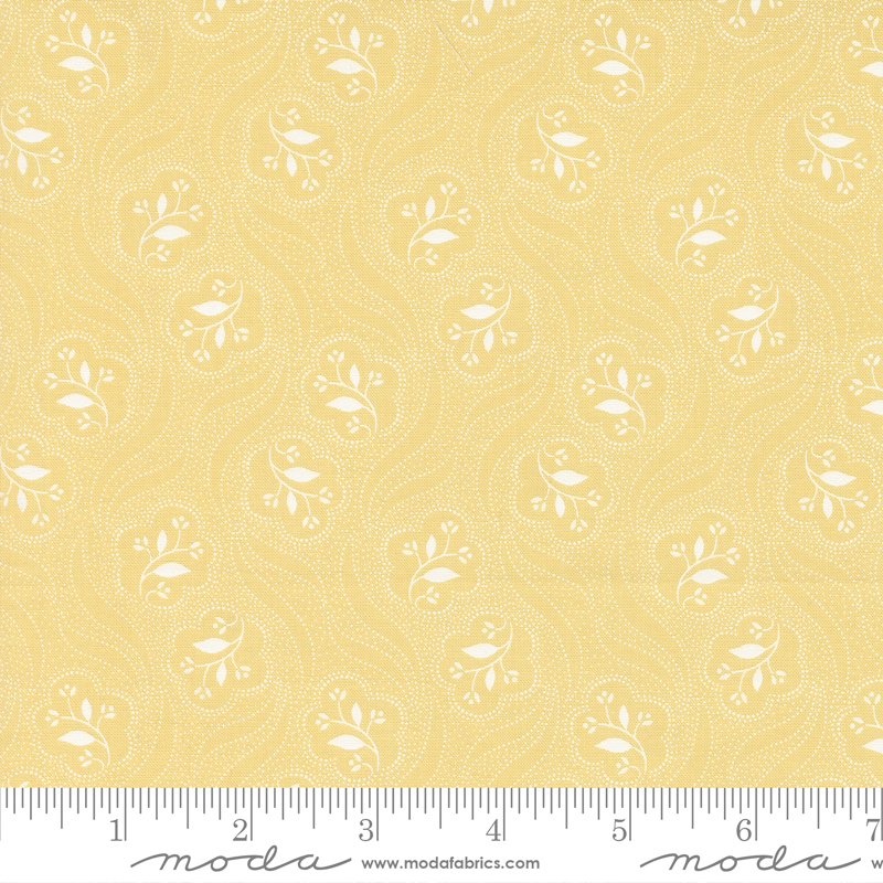 Honeybloom Prancing Posies Honey | 3 Sisters | Moda Fabrics | 44345 12 | Sold in 1/2 Yd
