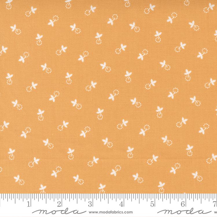 Cinnamon & Cream Butterscotch | Fig Tree And Co. | Moda Fabrics | 20456 14 | Sold in 1/2 Yds