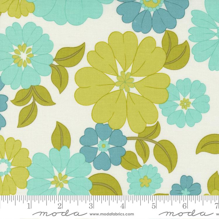 Flower Power Cloud Aqua | Maureen McCormick | Moda Fabrics | 33710 21 | Sold in 1/2 Yd